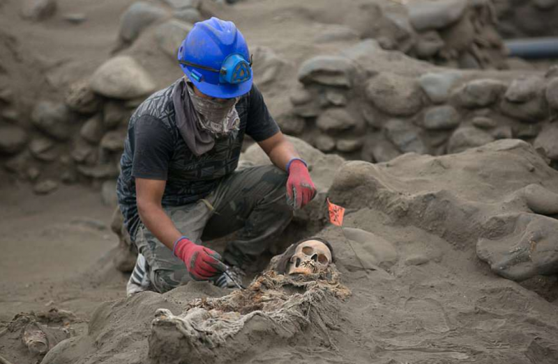 العثور على 56 جثة لأطفال شرقي بيرو... إكتشف السر "  شاهد صور+فيديو "