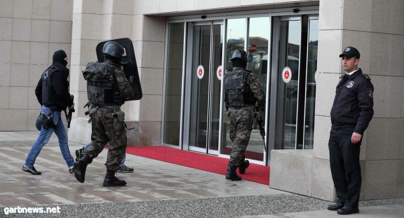 الشرطة التركية تنفذ مداهمات لاعتقال داعية مسلم وأتباعه