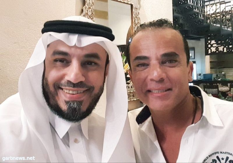 الشريف محمد الراجحي يحتفي بالفنان المصري محمد الشقنقيري