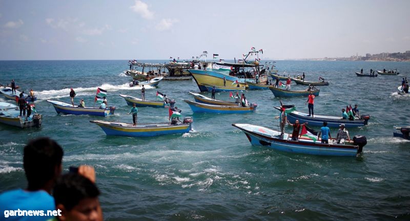 مسيرة بحرية فلسطينية بمشاركة 50 قاربا من ميناء غزة تجاه الحدود البحرية الإسرائيلية