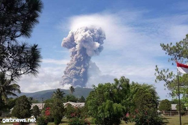 بعد أيام من الزلزال.. ثوران مفاجئ لبركان في أندونيسيا