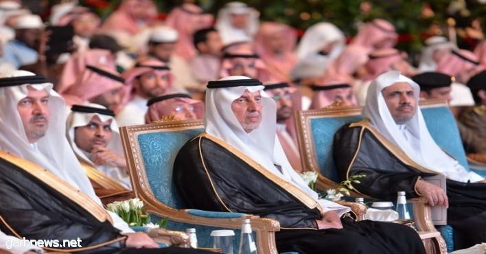 الأمير خالد الفيصل يكرم أمين عام رابطة العالم الإسلامي الفائز بجائزة الاعتدال