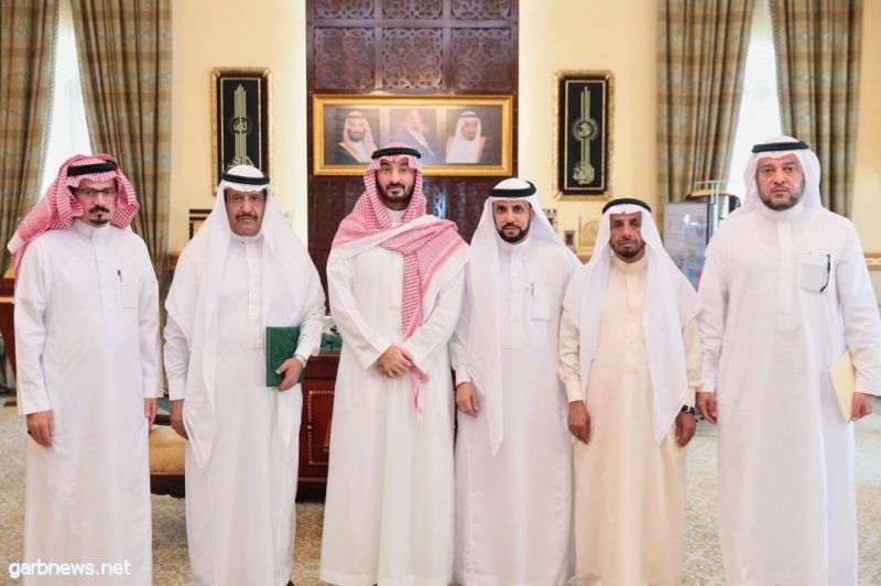 نائب أمير مكة يلتقي رئيس وأعضاء النادي الأدبي بالمنطقة