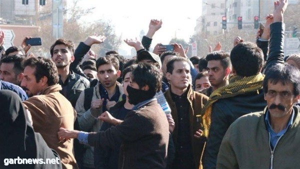 تعذيب نشطاء في إيران مع استمرار احتجاجات عمال الأحواز