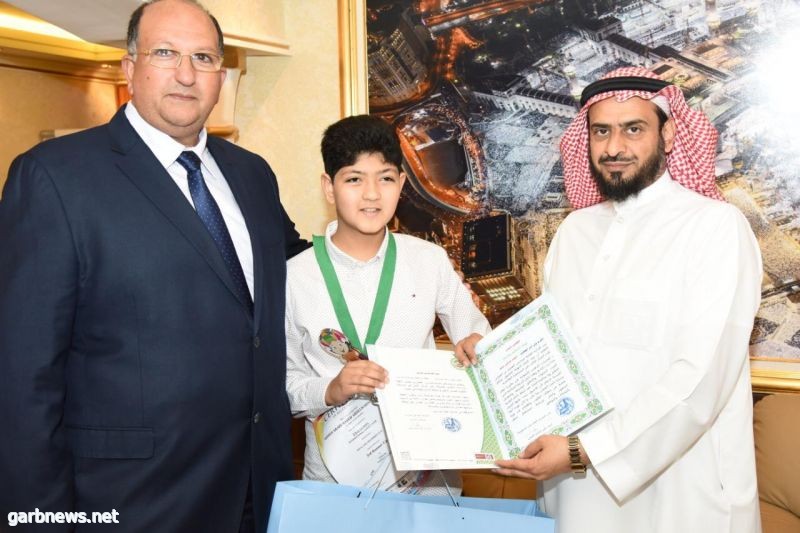 مدير عام تعليم مكة المكرمة يُكرم المشاركين في مسابقة الرياضيات العالمية " يوسي ماس"