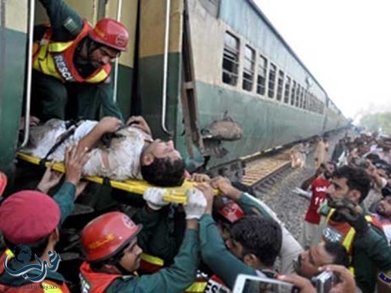 بالتفاصيل.. مقتل نحو 90 وإصابة 150 إثر خروج قطار عن القضبان بالهند