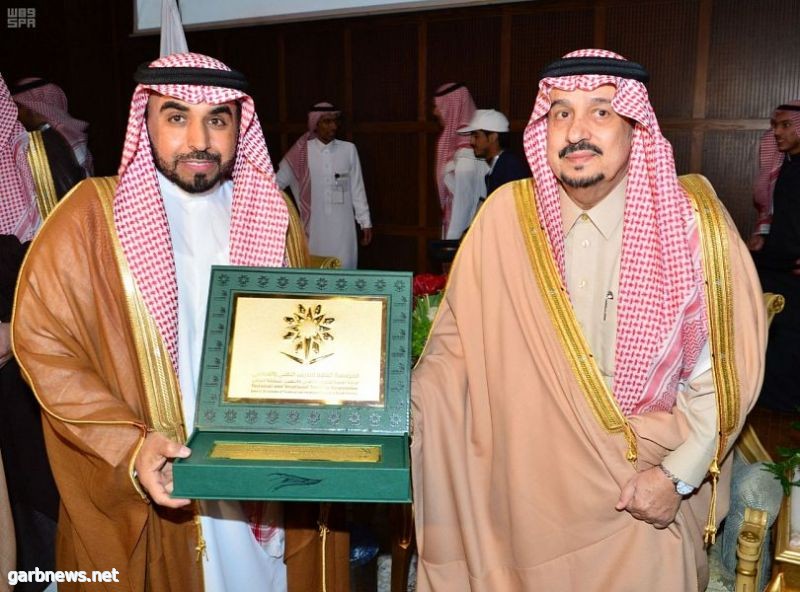 أمير منطقة الرياض يتوج الفائزين والفائزات بمسابقة منطقة الرياض للمهارات