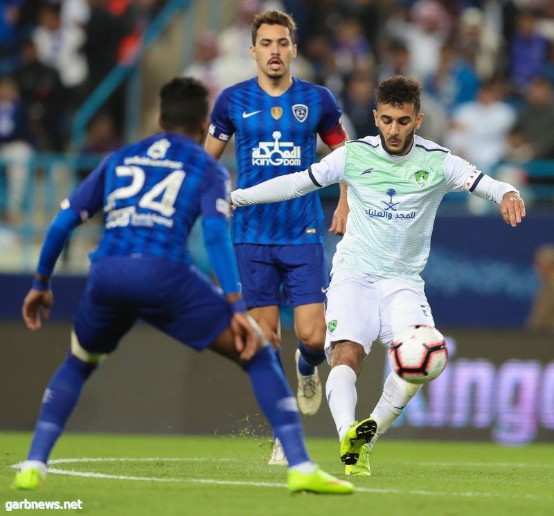 الهلال يغرد وحيداً في صدارة الدوري