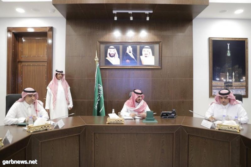 أمير مكة بالنيابة يستعرض مشاريع وأعمال شركة المياه الوطنية بالمنطقة