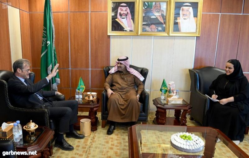 سفير خادم الحرمين الشريفين لدى اليمن يلتقي السفير الفرنسي لدى اليمن