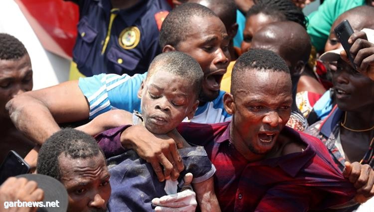 انهيار مبنى في نيجيريا وأنباء عن وجود أطفال عالقين تحت الأنقاض