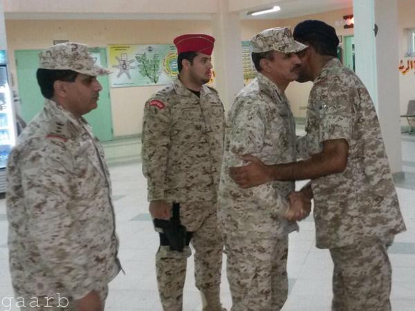 قائد الحرس الوطني بنجران يقدم واجب العزاء في شهداء القوة الإماراتية