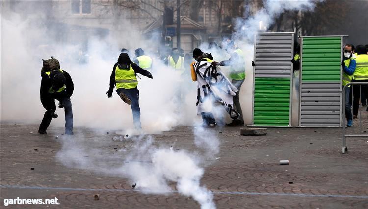 اشتباكات بين "السترات الصفراء" والشرطة الفرنسية