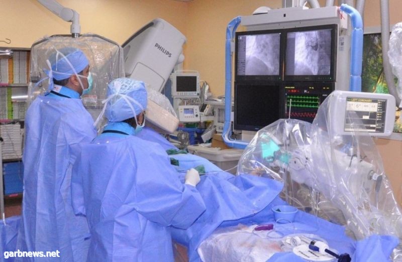 د.آل خشيل يقود فريق طبي لإجراء أول عمليات قسطرة في ” قلب ” بيشة