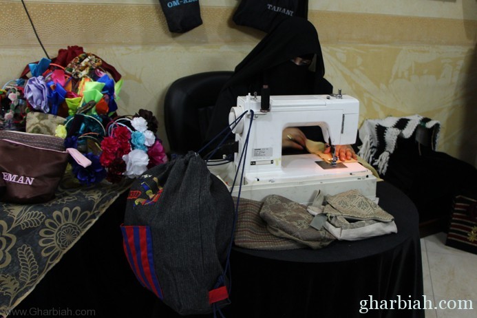 بر جدة تدرب 55 فتاة على مهارات الخياطة والخرازة لتحويلهن لأسر منتجة