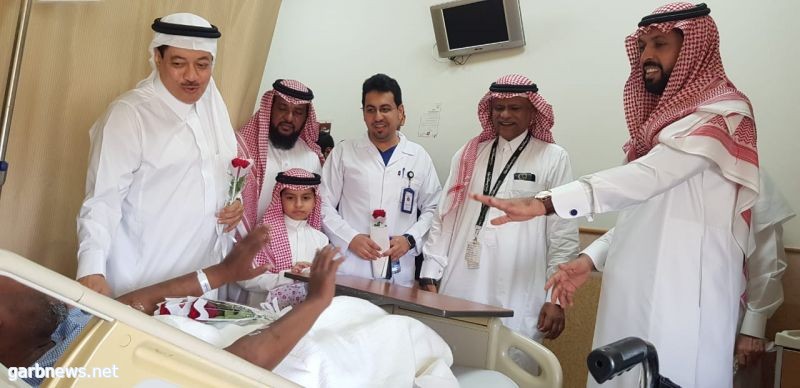 معايدة أعضاء ثقافة وفنون جدة لمرضى مستشفى الملك فهد