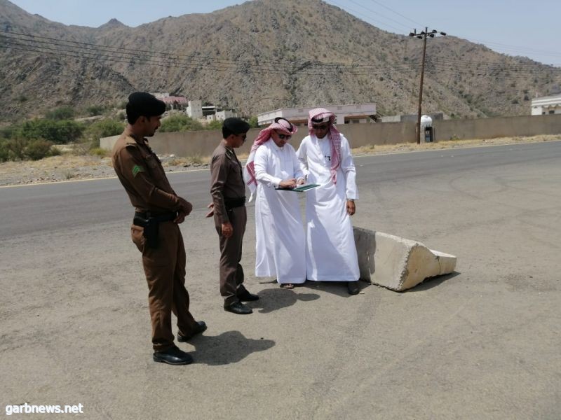 (العاصمي) يقف على طريق عقبة الجعدة وقرية فرشاط وجبل هادا بتهامة بللسمر وبللحمر