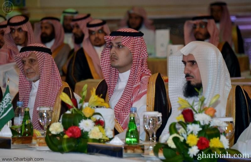  الأمير أحمد بن فهد بن سلمان يكرم الفائزين بمسابقة القرآن والسنة النبوية 