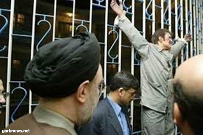 سجناء سياسيون يخاطبون وزير خارجية نظام الملالي ظريف: تسفكون دماء الشبان الإيرانيين وتسلبون أموالهم منذ40عامًا