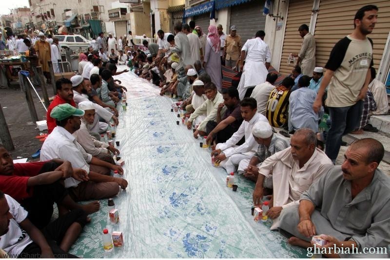 وجبات الإفطار الجماعي تفترش أنحاء جدة وضواحيها في رمضان