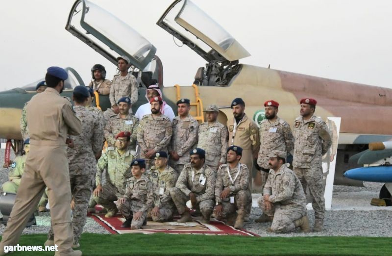 قائد كلية الملك عبدالله للدفاع الجوي يفتتح أعمال المعرض التعريفي للقوات المسلحة بسوق عكاظ 13 بموسم الطائف