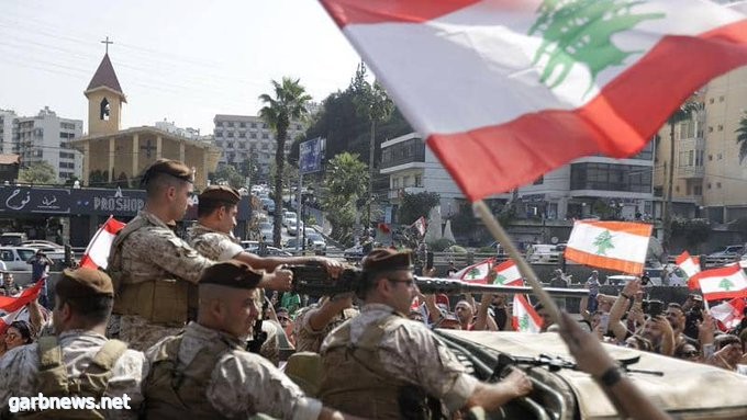 الجيش اللبناني يحسم موقفه ويعلن تضامنه مع المتظاهرين