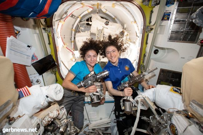 أمريكيتان تباشران أول سير نسائي بالكامل في الفضاء  " فيديو.."