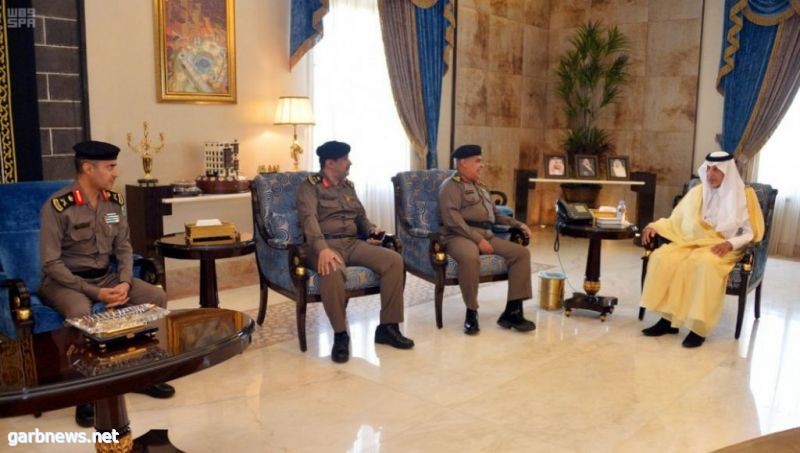 سمو الأمير خالد الفيصل يقلد عدداً من الضباط رتبهم الجديدة