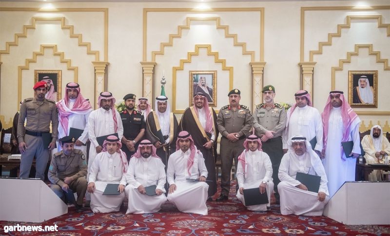 الأمير فيصل بن مشعل يكرم مسؤولي الجهات أعضاء لجنة السعودة نظير تميزها في أداء عملها بالمنطقة