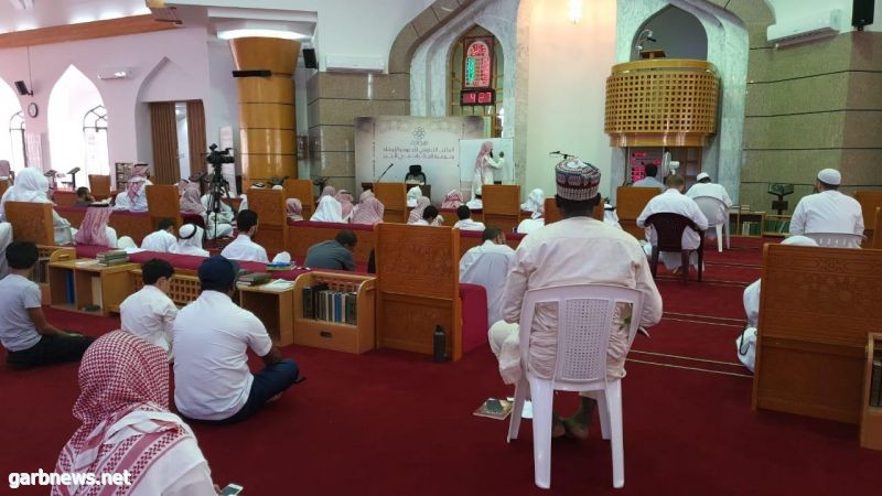 700 إمرأة يستفيدون من أول برنامج لتوعية النساء بمساجد الخبر