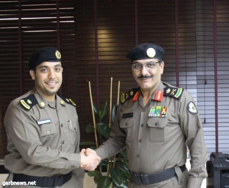 مدير شرطة الرياض يقلد الكريديس وبن عثمان رتبتهما الجديدة