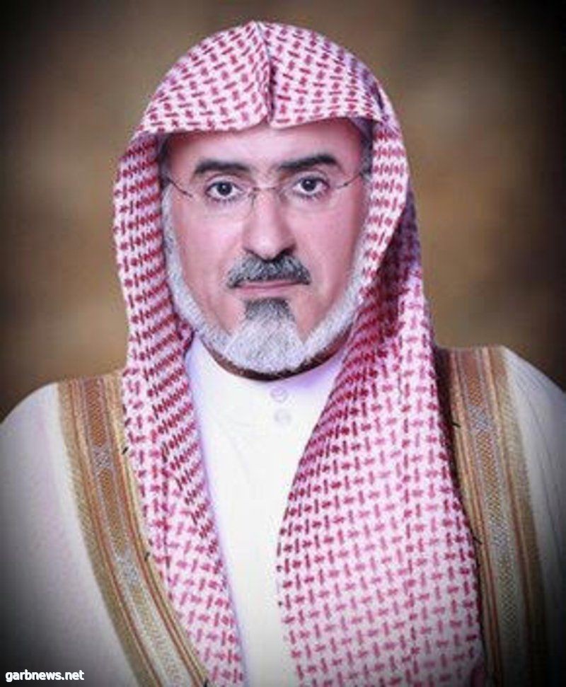 مدير جامعة الإمام محمد بن سعود الإسلامية يكرم أعضاء هيئة التدريس والموظفين والموظفات بكلية الاقتصاد والعلوم الإدارية
