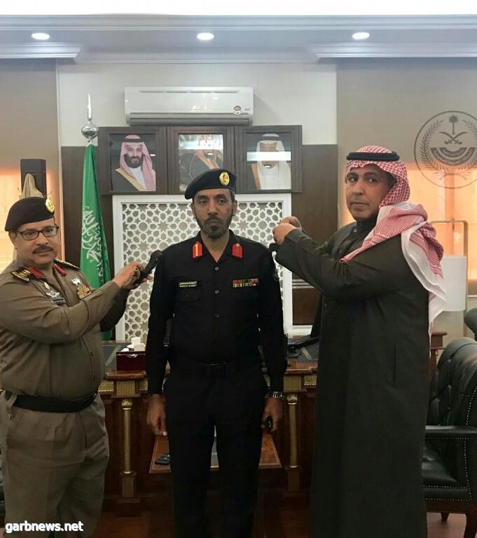 سعادة محافظ العلا يقلد قائد دوريات الأمن بالمنطقة رتبته الجديدة