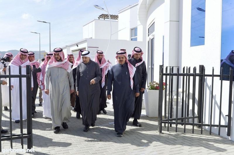 أمير مكة المكرمة بالنيابة يزور مشروع مدينة الورود السكني بالطائف