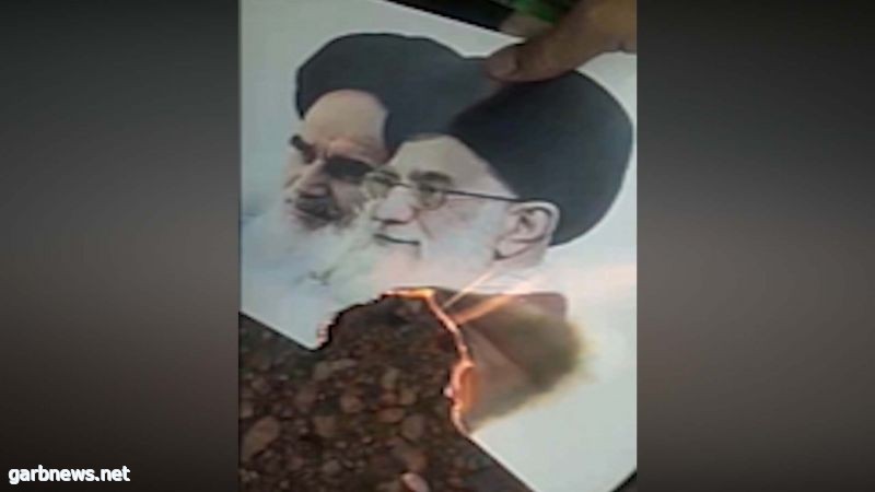 إيران.. إشعال النار في صور لخامنئي وقاسم سليماني في طهران و9 مدن أخرى