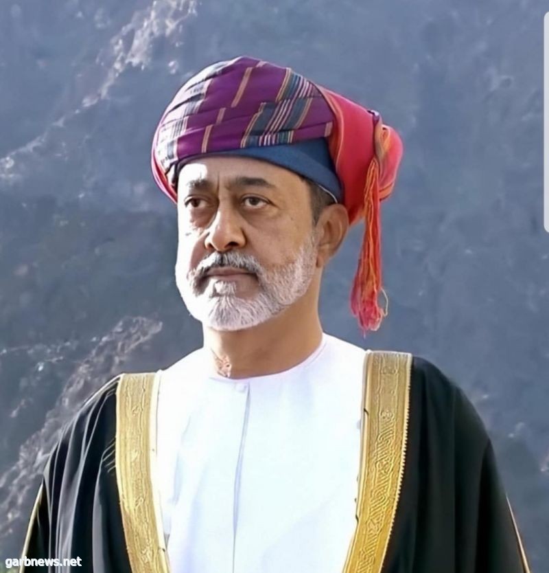 سلطان عمان يأمر بإلغاء جميع ألقابه.