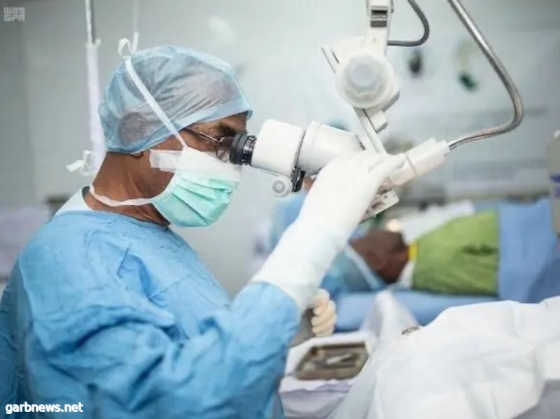 مركز الملك سلمان يجري عمليات جراحية لمكافحة العمى بالغابون