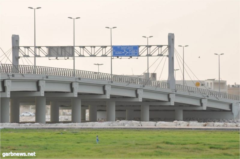 بلدية القطيف: تصدع جسر الناصرة - تاروت يقتصر على الديكور