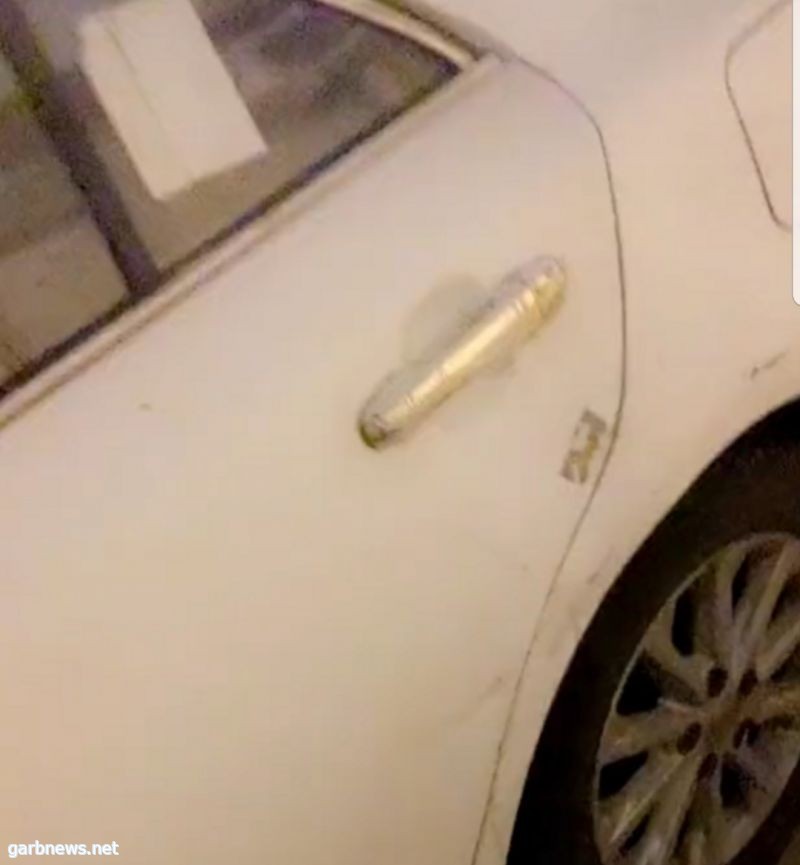 ضبط شخص يسكب مادة سائلة على مقابض عدد من السيارات في جدة