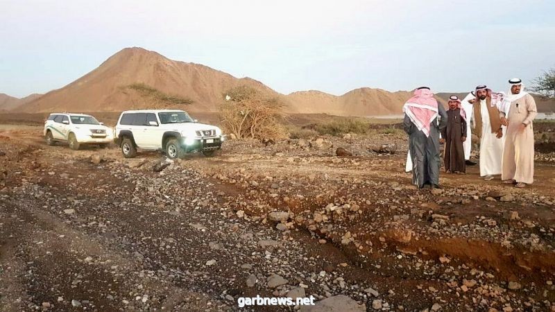 المهندس العمري يتفقد طرق مركز الشبحة والقرى التابعة لها ..