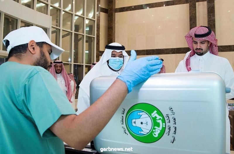 سمو الأمير محمد بن عبدالرحمن يزور مركز القيادة والتحكم بأمانة الرياض