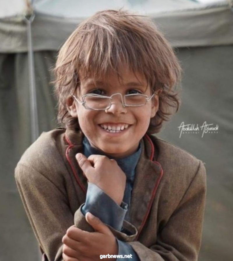 نظارة حديدية لطفل يمني وصل سعرها إلى مليونين ونصف المليون ريال يمني أي ما يعادل 4 آلاف دولار٠