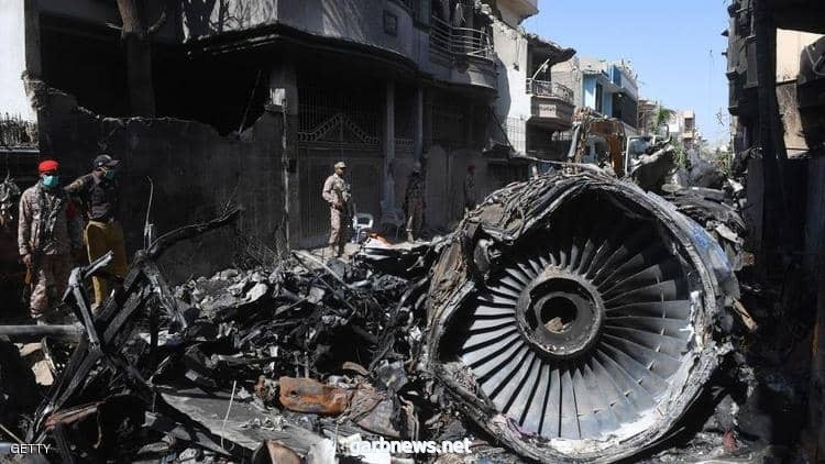الانشغال بكورونا".. وزير يكشف سبب كارثة الطائرة الباكستانية
