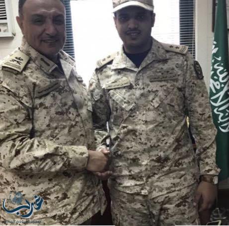 الملازم أحمد الثقفي يتقلد رتبته الجديدة بالحرس الوطني