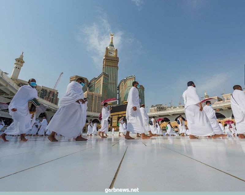 ضيوف الرحمن يؤدون طواف الإفاضة بالمسجد الحرام وسط أجواء إيمانية ومنظومة متكاملة من الاحترازات والتدابير الوقائية