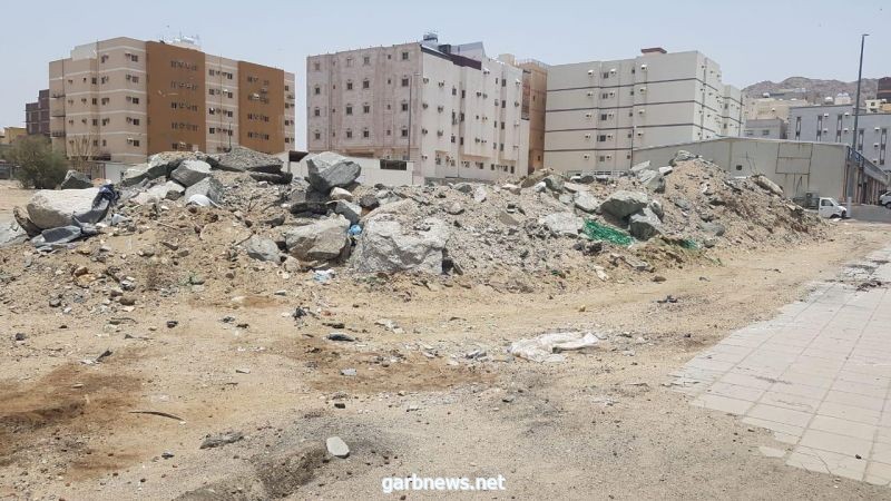 بلدية الشوقية بمكة تُزيل 1500 طن من مخلفات البناء