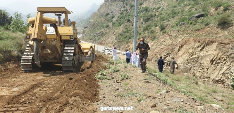 العاصمي يقف على انهيارات عقبة قدران ويوجه بفتح طرق مؤقته