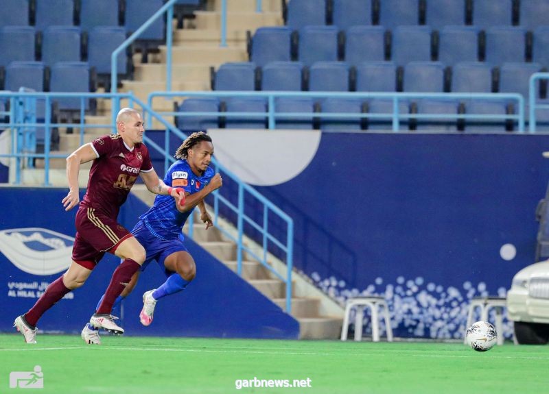 الهلال يقترب من الدوري بثنائية الفيصلي