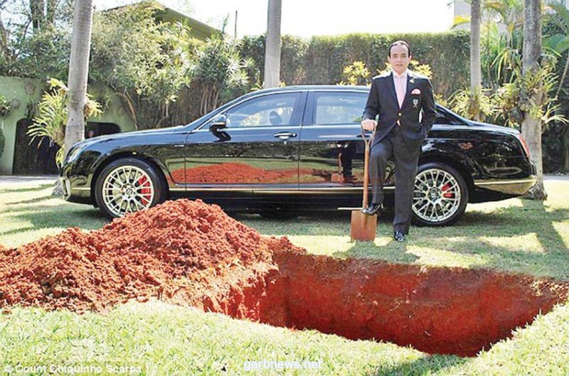 رجل أعمال برازيلي يدفن سيارته الفارهة ليتمتع بها في الآخرة