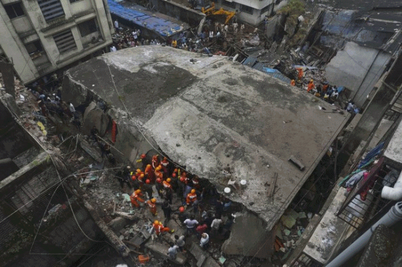 الهند :  في انهيار مبنى سكني يخلف 10 قتلى